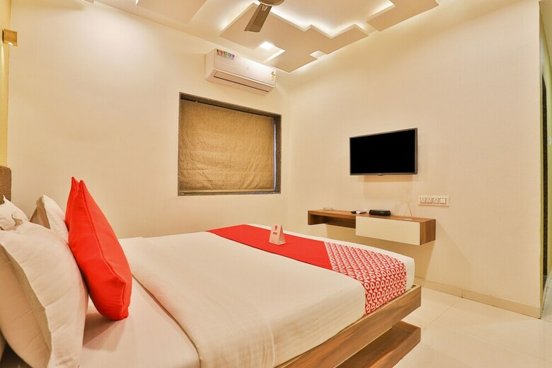 Oyo 10749 Hotel Neelkanth Bliss