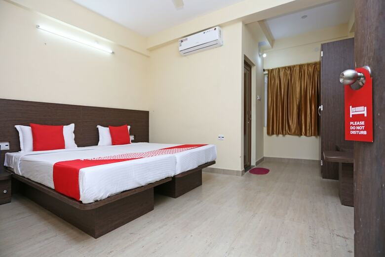 Oyo 11343 Hotel Sai International