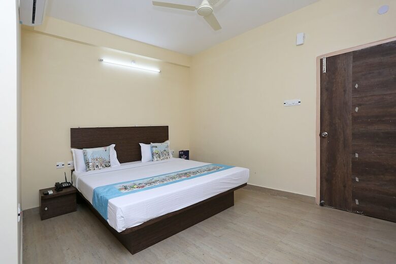 Oyo 11343 Hotel Sai International