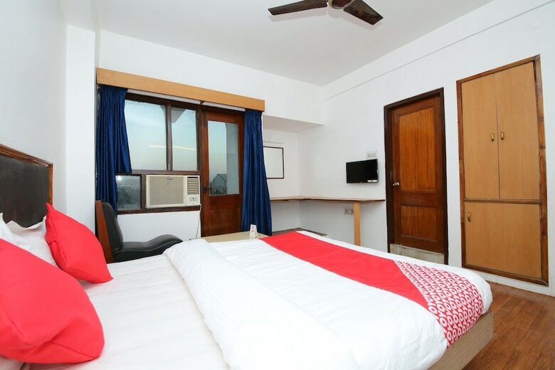 Oyo 10606 Hotel Shriradha Civic Centre