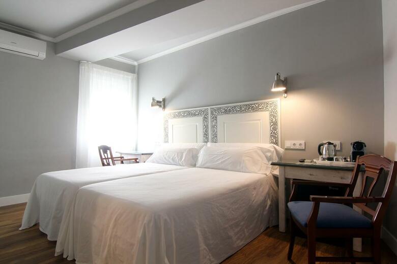 Hostal Los Casta�uelos