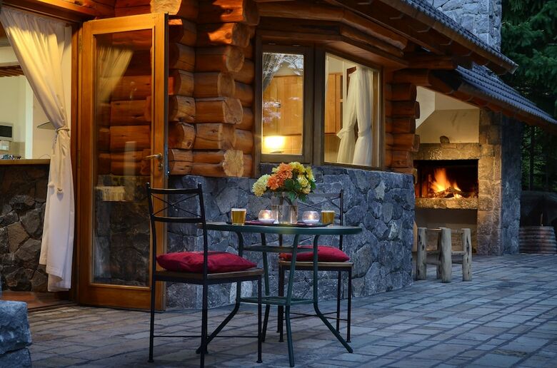 Amazing 4 Bedroom Chalet Villa Traful Vt1