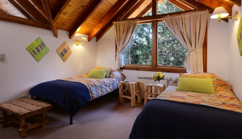 Amazing 4 Bedroom Chalet Villa Traful Vt1