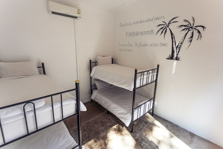 Hostal Paradise Beach Backpackers Hostel