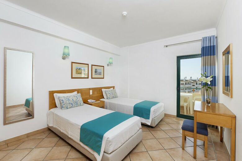 Oceanus Aparthotel