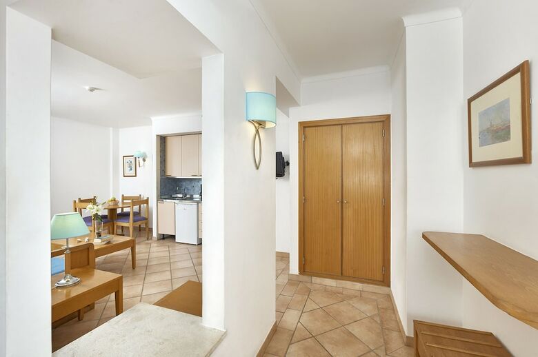 Oceanus Aparthotel