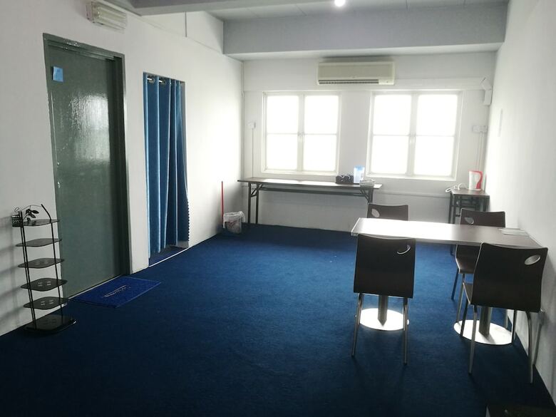 Hotel Oceanus Backpackers Hostel