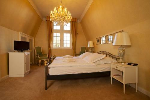 Hotel Schlo� Tremsb�ttel