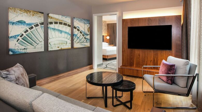 The Charter Hotel Seattle, Curio Collection By Hilton