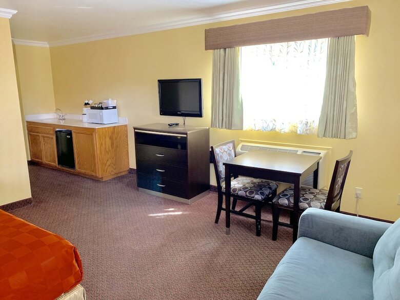 Motel Olive Tree Inn & Suites