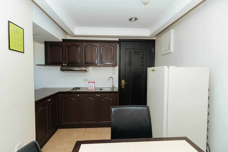 Hotel Reddoorz Plus @ Project 6 Quezon City