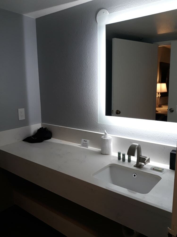 Hotel Best Western Plus Continental Inn & Suites