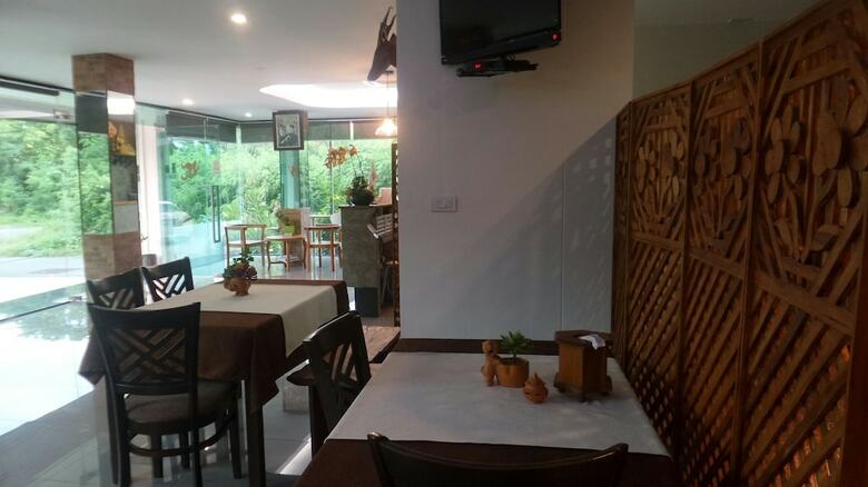 Hotel Narai Iyara Palace Lopburi