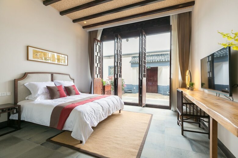 Yi Garden Cultural Hotel Disney Branch