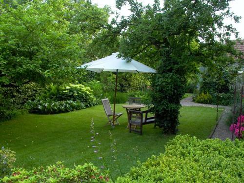 Altes Landhaus Am Park (bed & Breakfast)