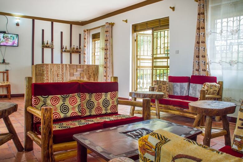 Posada Queen Elizabeth Park View Tourist Lodge