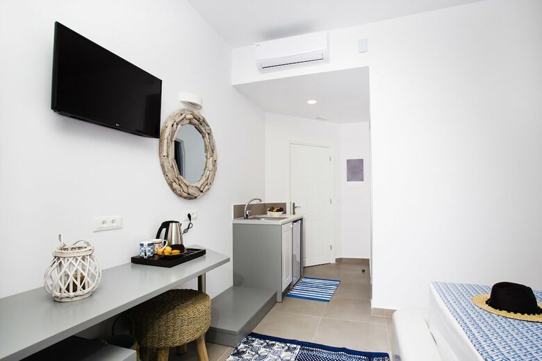 Hotel Lindos Portes Suites - Adults Only