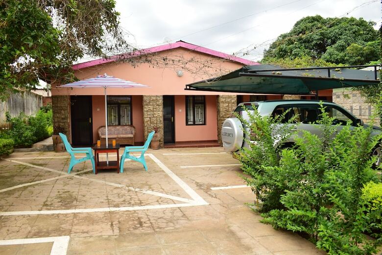 Hotel The 244 Guest Houses