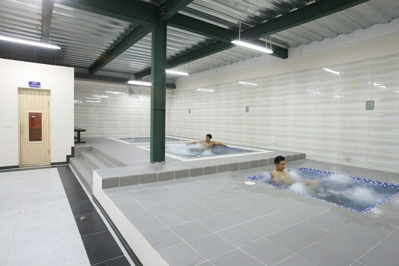 Hotel Ninety Nine Center