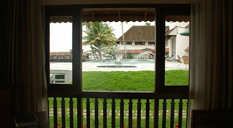 Hotel Lemon Tree Vembanad Lake Resort, Kerala