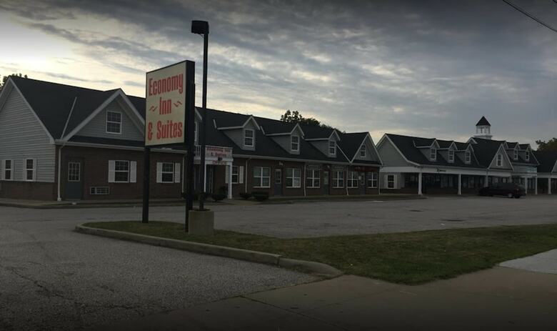 Hotel Economy Inn North Randall