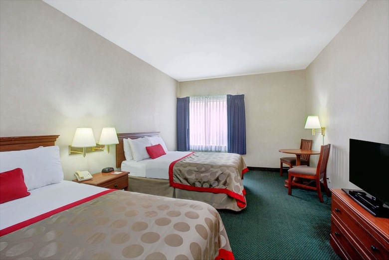 Hotel Ramada By Wyndham Hawthorne Lax / La Stadium