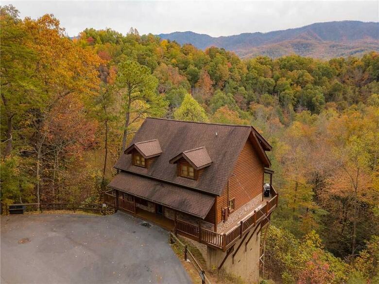 Cabana Changes In Latitude 4 Bedroom Home With Hot Tub