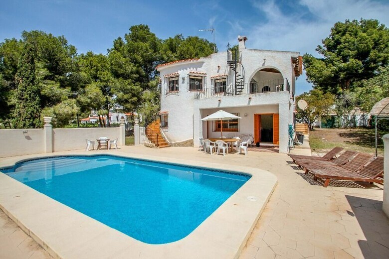 Villa Luisa - Holiday Home With Swimming Pool
