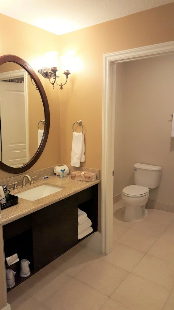 Best Western Plus San Pedro Hotel & Suites