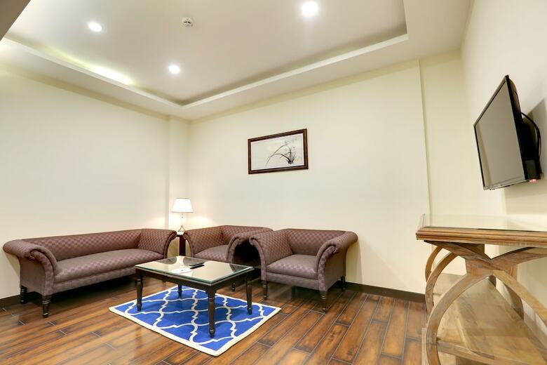Hotel The Chinar Resorts And Spa