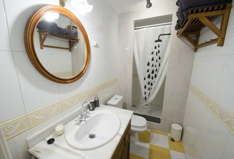 City Center Apartment With Wifi