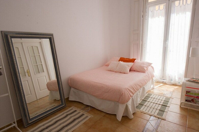 City Center Apartment With Wifi
