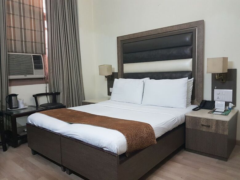 The Sun Court Hotel Yatri