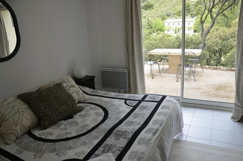 Bed & Breakfast L?�l�phant De Vaugines