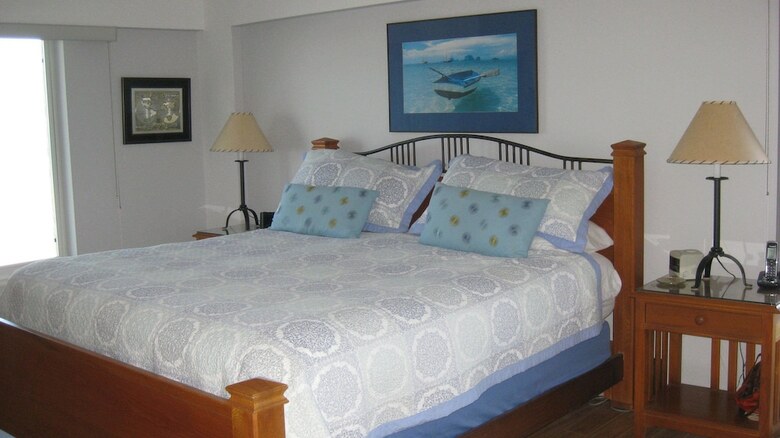 Island House Beach Resort