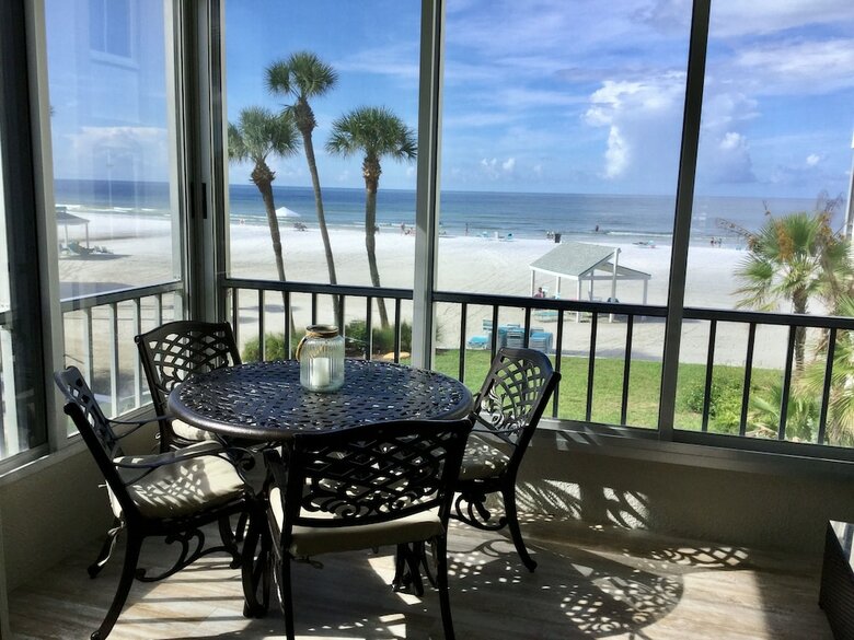 Island House Beach Resort