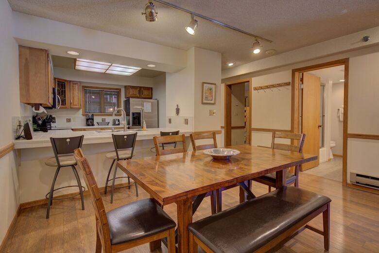 Atrium 104 (Downtown Condos With On-site Hot Tub)
