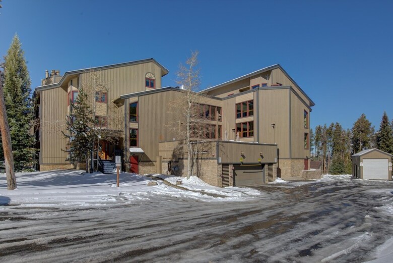 Atrium 104 (Downtown Condos With On-site Hot Tub)