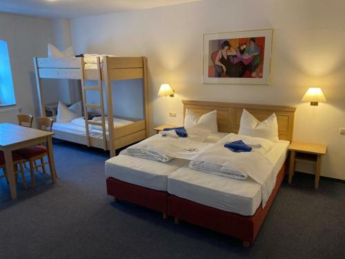 Hostal Gasthaus Zum Schlo�wirt
