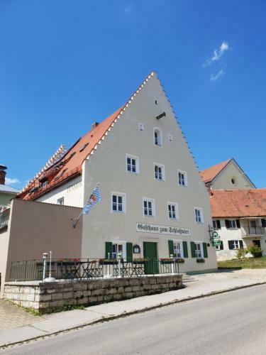 Hostal Gasthaus Zum Schlo�wirt