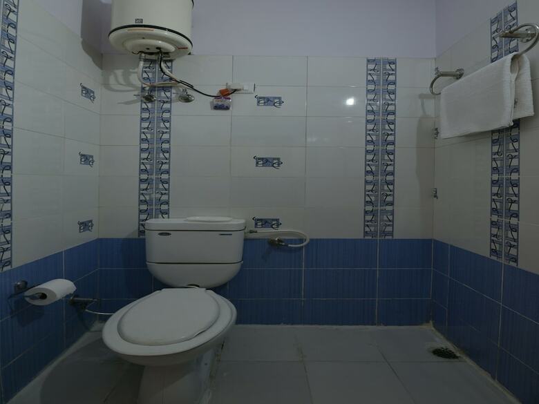 Oyo 11923 Hotel Rajdhani Palace