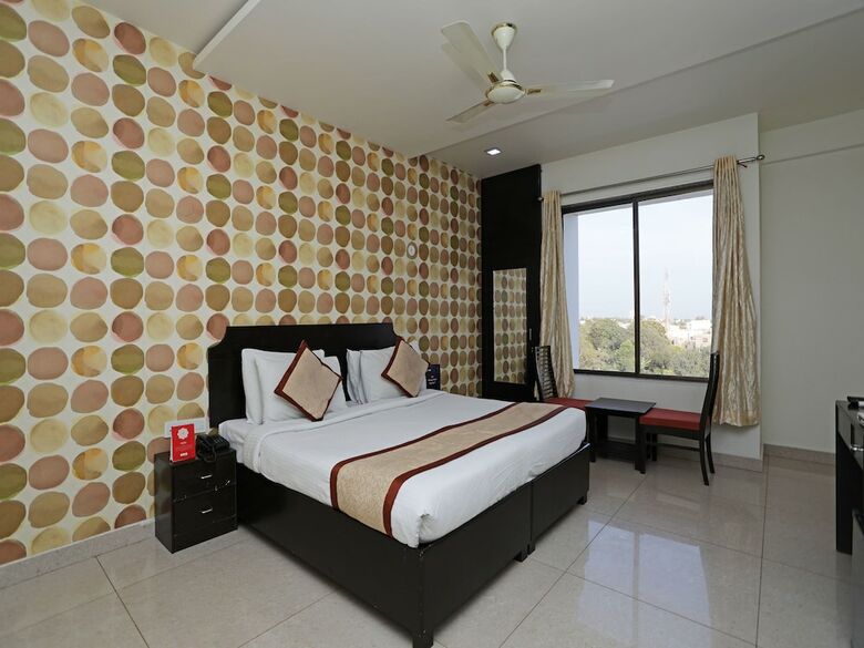 Hotel Oyo 11973 Badri Palace