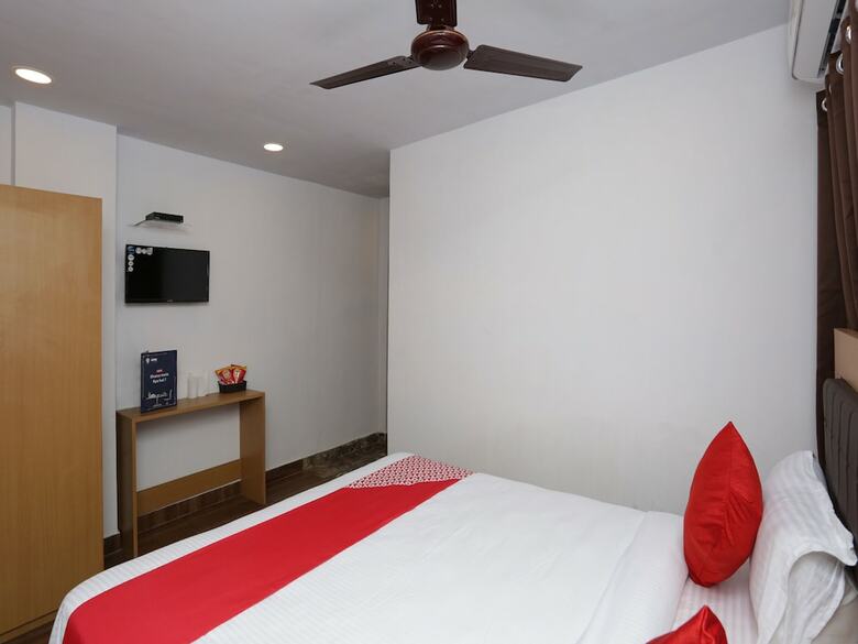 Hotel Oyo 11965 Krishna Guest House