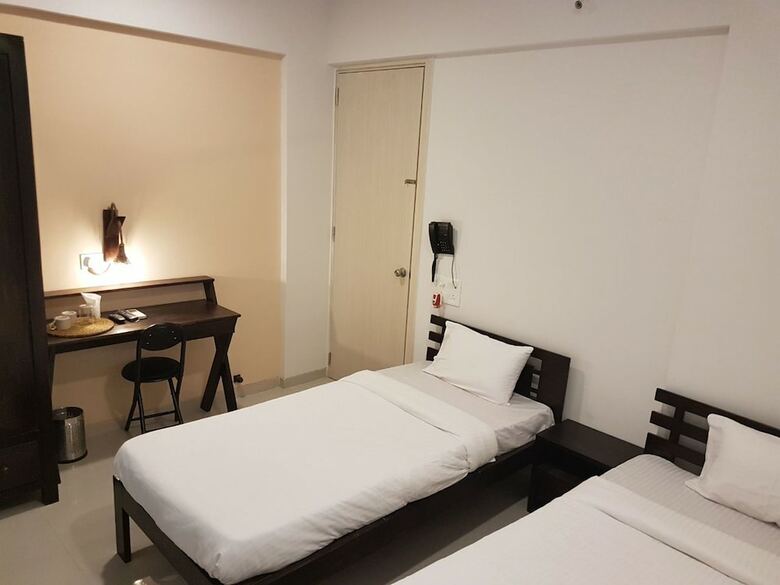 Oyo 12227 Hotel Resonare Baner