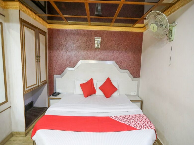 Hotel Oyo 12815 Hs Ram Bazar