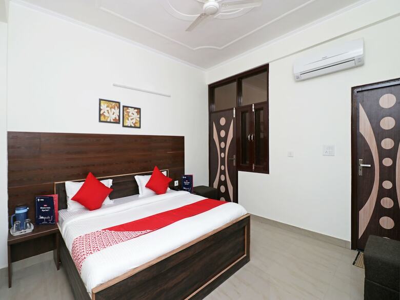 Oyo 12493 Hotel Taaz Comfort Inn