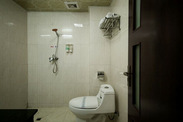 Oyo 8027 Li Hu Business Hotel