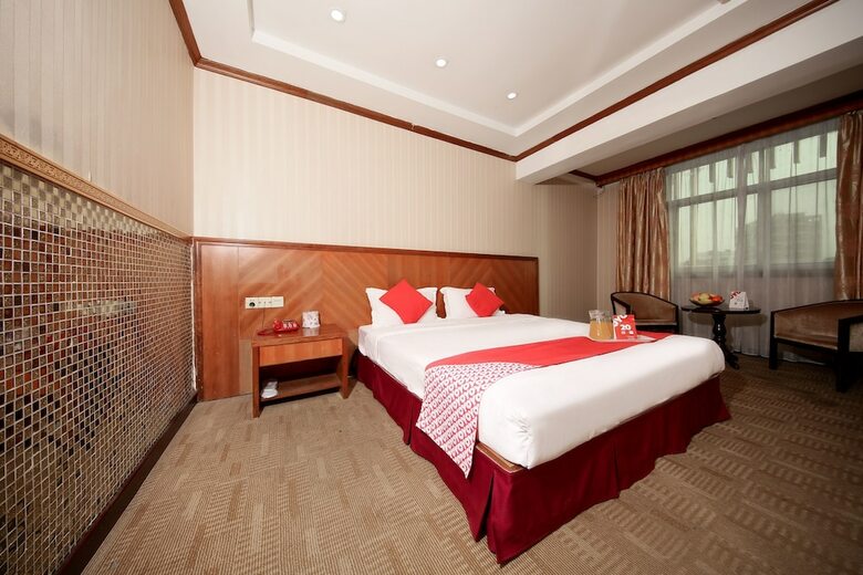 Oyo 8027 Li Hu Business Hotel