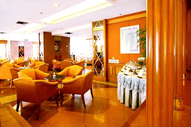 Grand Tower Inn Rama VI Hotel