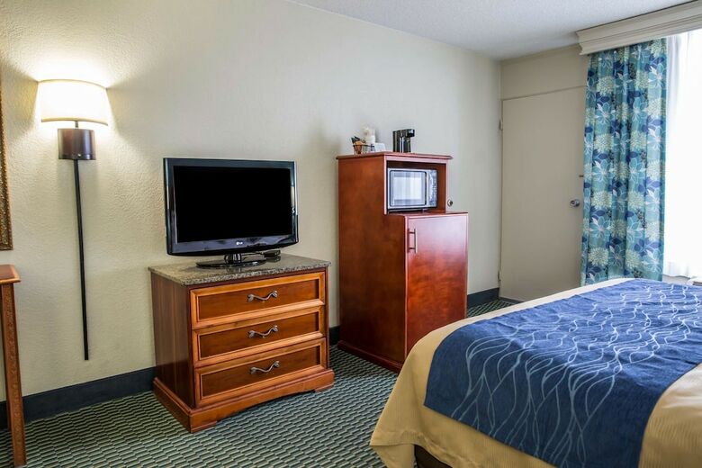 Hotel Comfort Inn On The Ocean